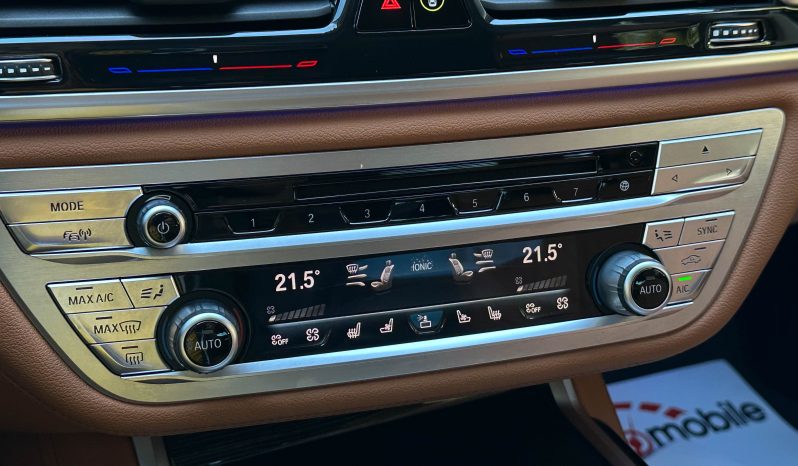 
								BMW  750i xDrive full									