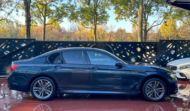 
								BMW  750i xDrive full									