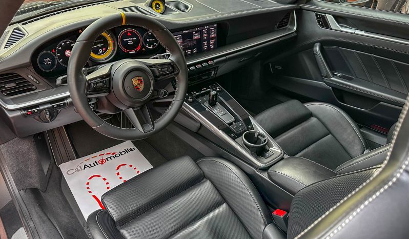 
								Porsche 911 Turbo S Coupe full									