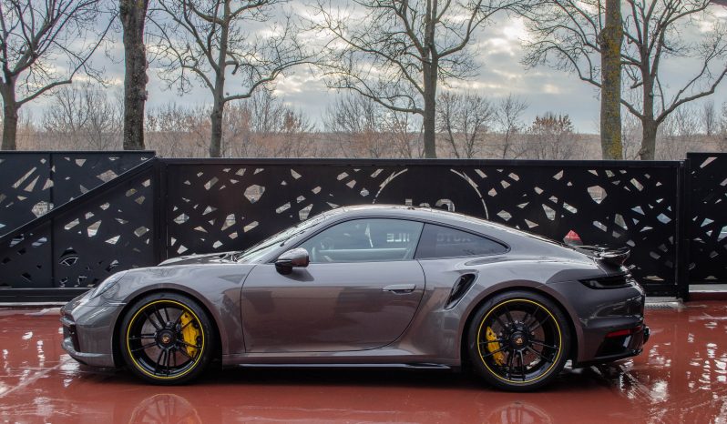 
								Porsche 911 Turbo S Coupe full									
