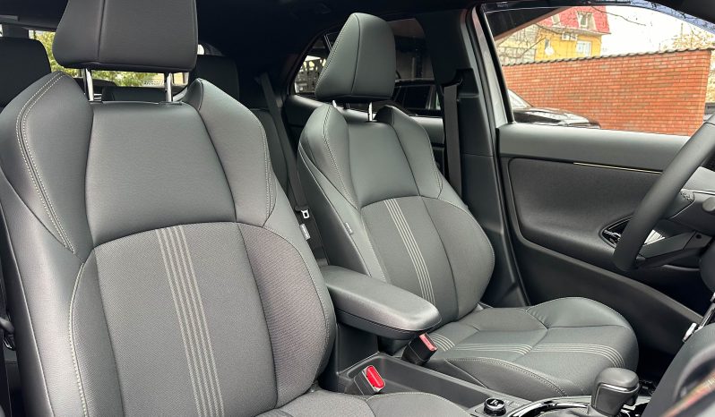 
								Toyota Yaris Cross full									