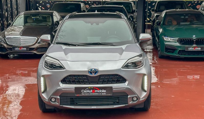 
								Toyota Yaris Cross full									