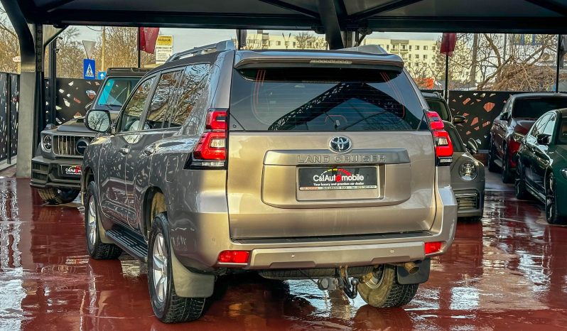 
								Toyota Land Cruiser full									