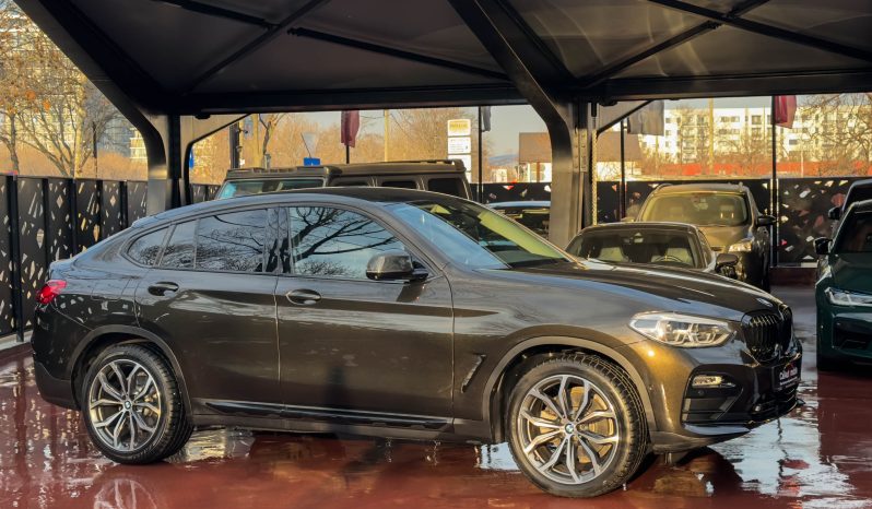 
								BMW X4 xDrive20i full									