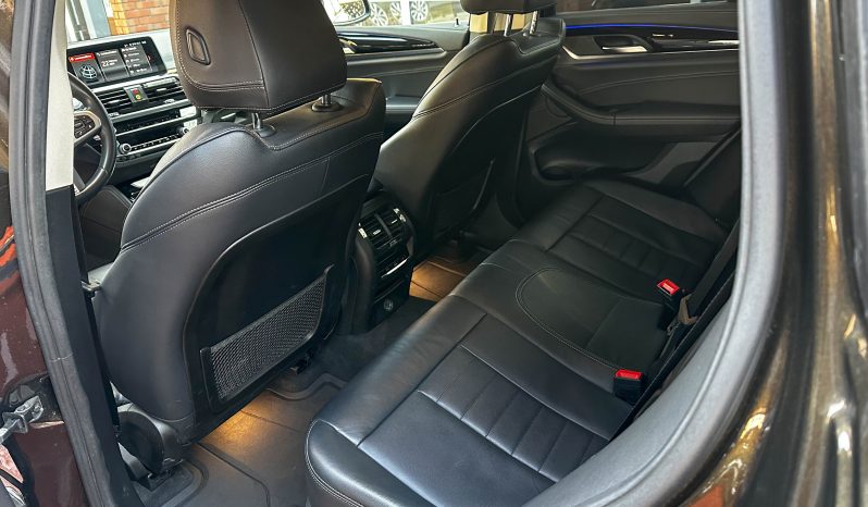 
								BMW X4 xDrive20i full									