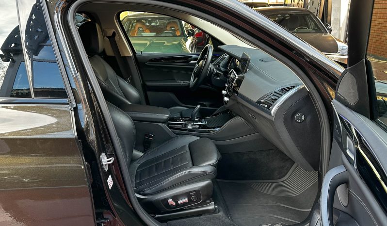 
								BMW X4 xDrive20i full									