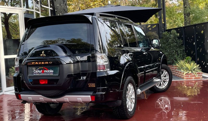 
								Mitsubishi Pajero full									