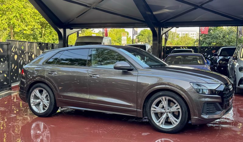 
								Audi Q8 3.0 50 TDI full									